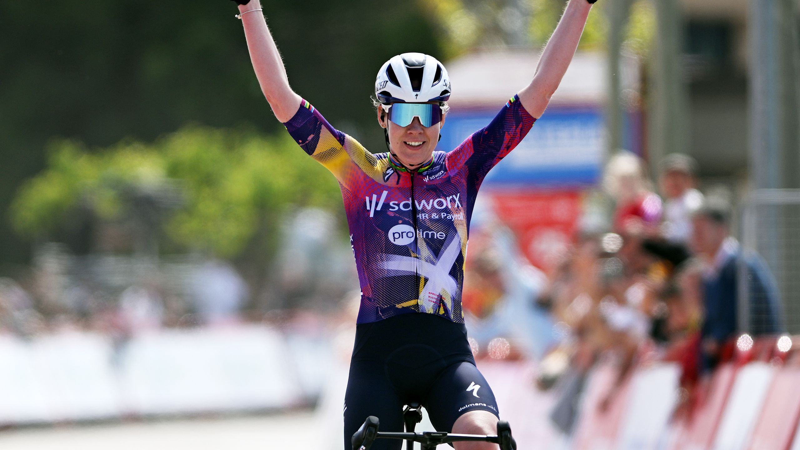 Етап 5 La Vuelta Femenina ONLINE - Перемога переважаючої Демі Воллінг, FDJ SUEZ здобуває червону майку