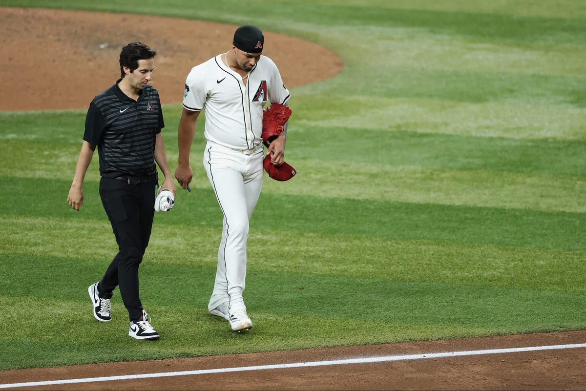 Менеджер D-Backs Торі Ловулло повідомив про операцію на лікті Джастіна Мартінеза