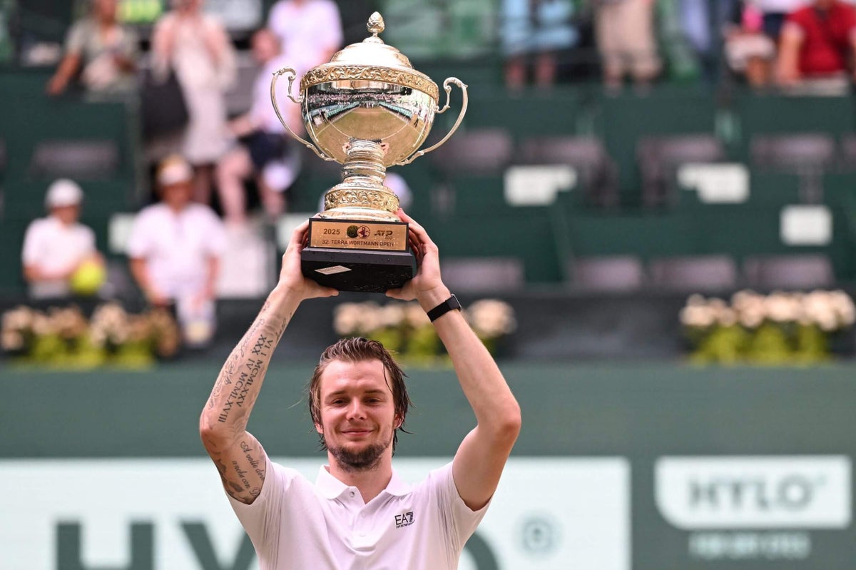 Олександр Бублик переміг Данила Медведєва на Halle Open і згадав про близьке завершення кар'єри