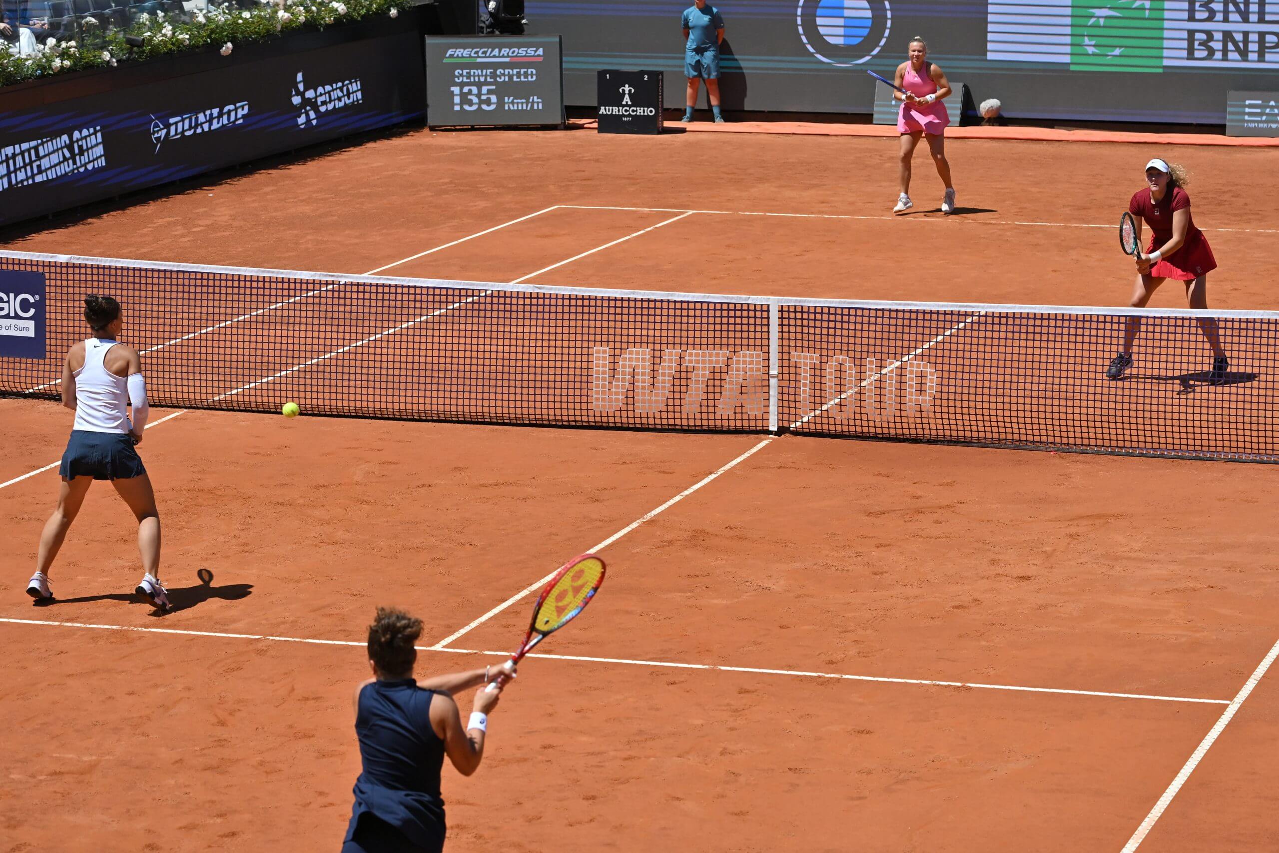 Огляд Roland Garros: Чому під час матчу Алькараса з Мусетті закрили дах?