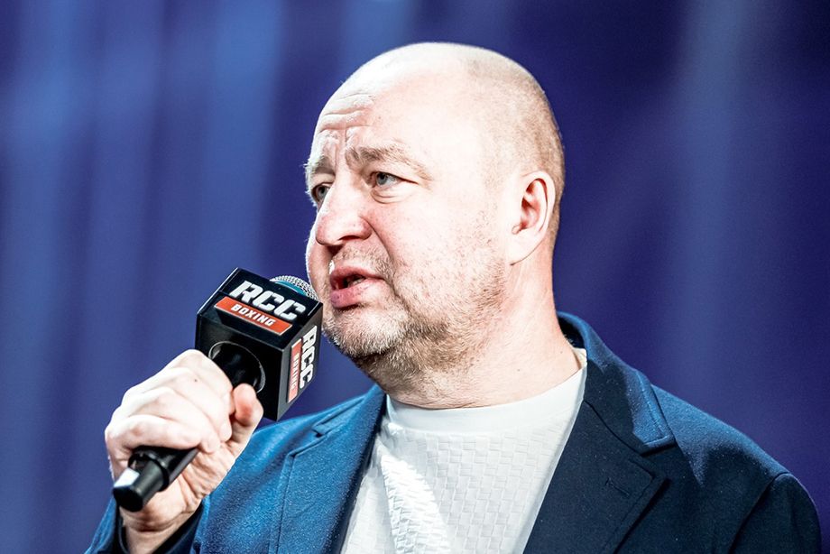 Герман Титов прокоментував можливий бій Ельнура Самедова з Джеймсом Диккенсом