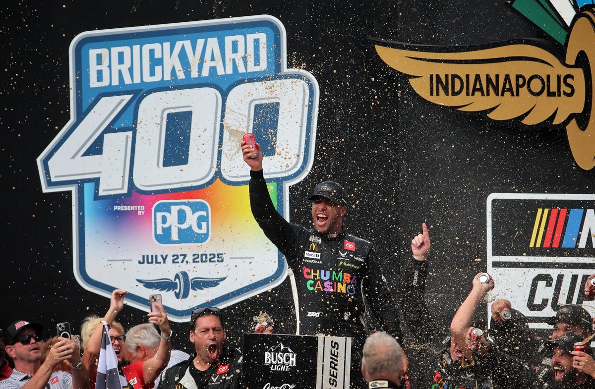 Бубба Уоллес здолав суперників на Brickyard 400 і свої сумніви, завершивши 100 гонок без перемоги