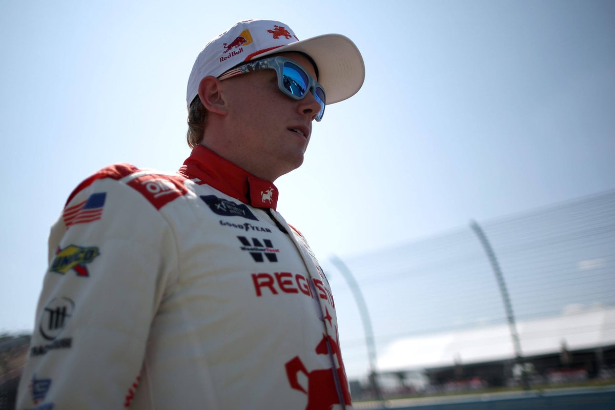 Коннор Зіліш з NASCAR зламав ключицю під час падіння в зоні переможців