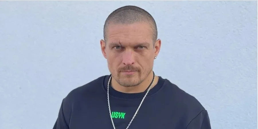 Олександр Усик може звільнити чемпіонський пояс (Фото: instagram.com/usykaa)