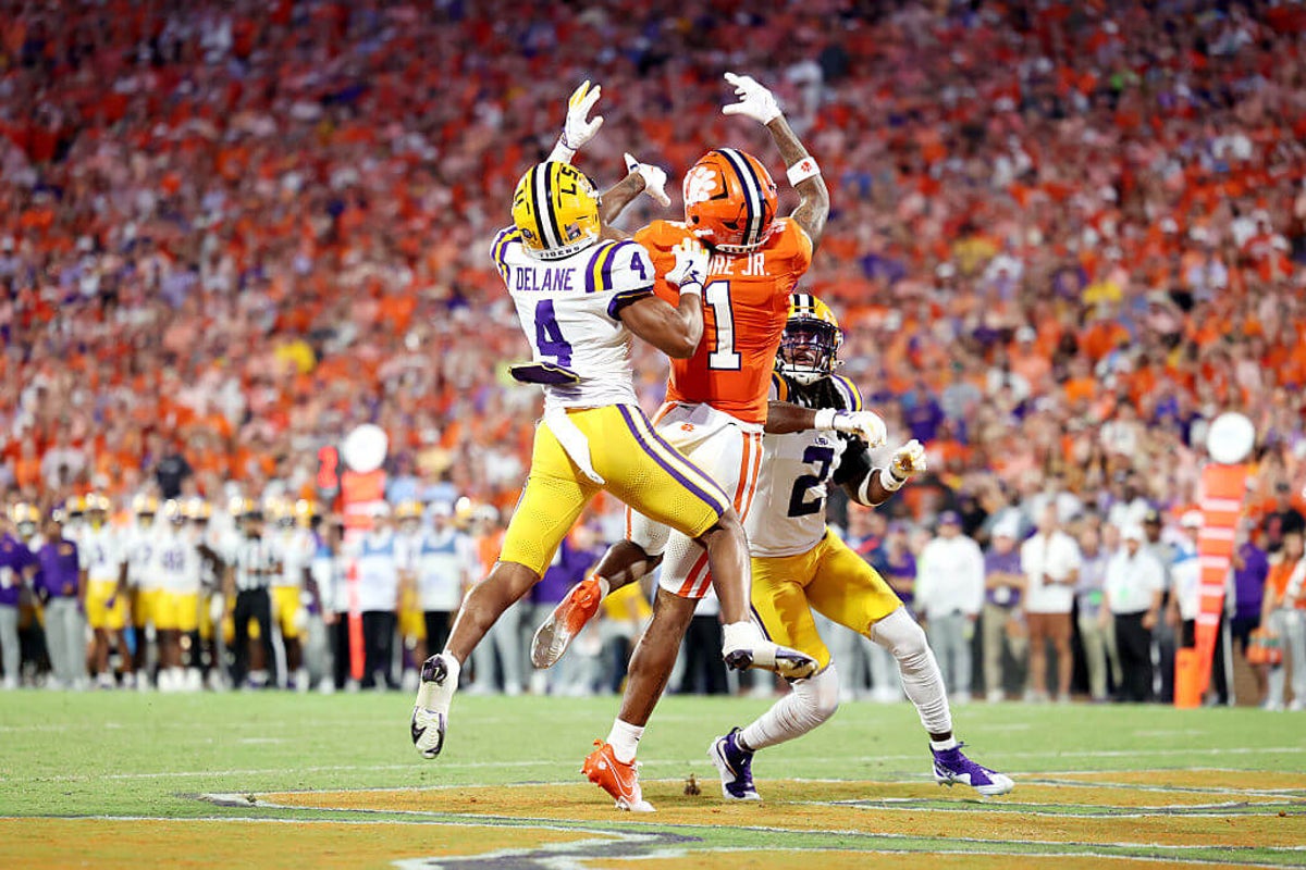 LSU перемогла Clemson у битві топ-10 і перервала програшну серію Брайана Келлі в стартових матчах