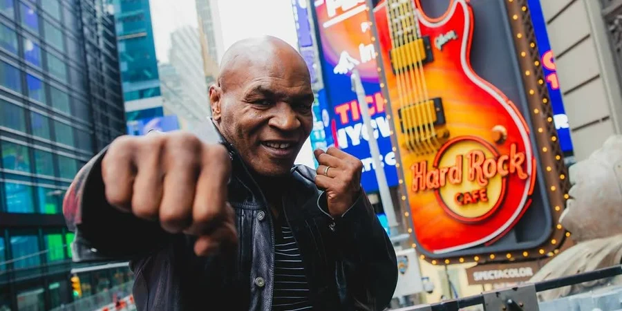 Майк Тайсон на вечорі боксу Кроуфорд — Альварес (Фото: instagram.com/miketyson)