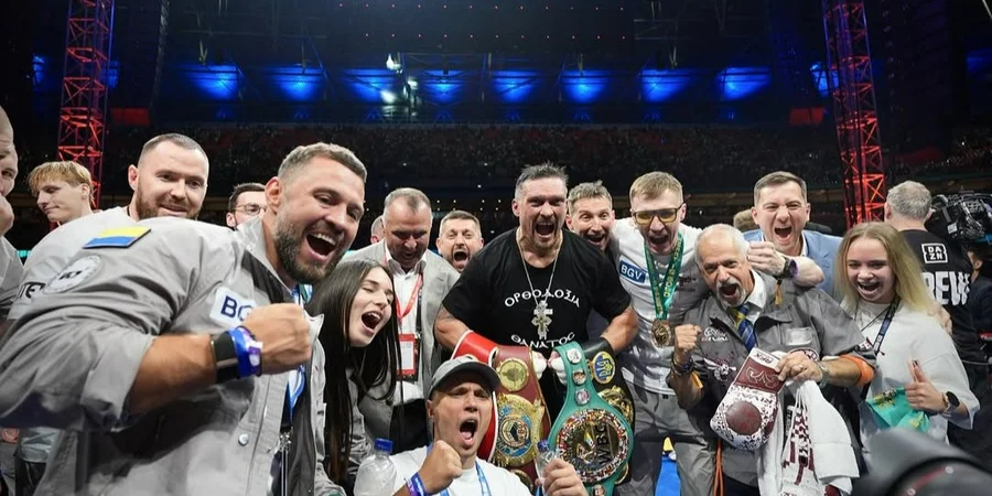 Олександр Усик — непереможений абсолютний чемпіон (Фото: instagram.com/usykaa)