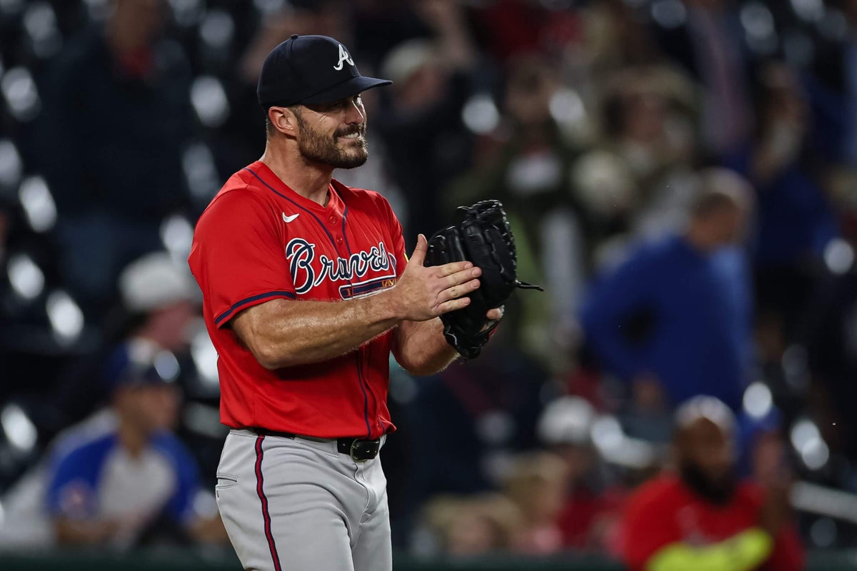 Брейвз відмовляються від опцій двох своїх провідних реліверів на 2025 рік