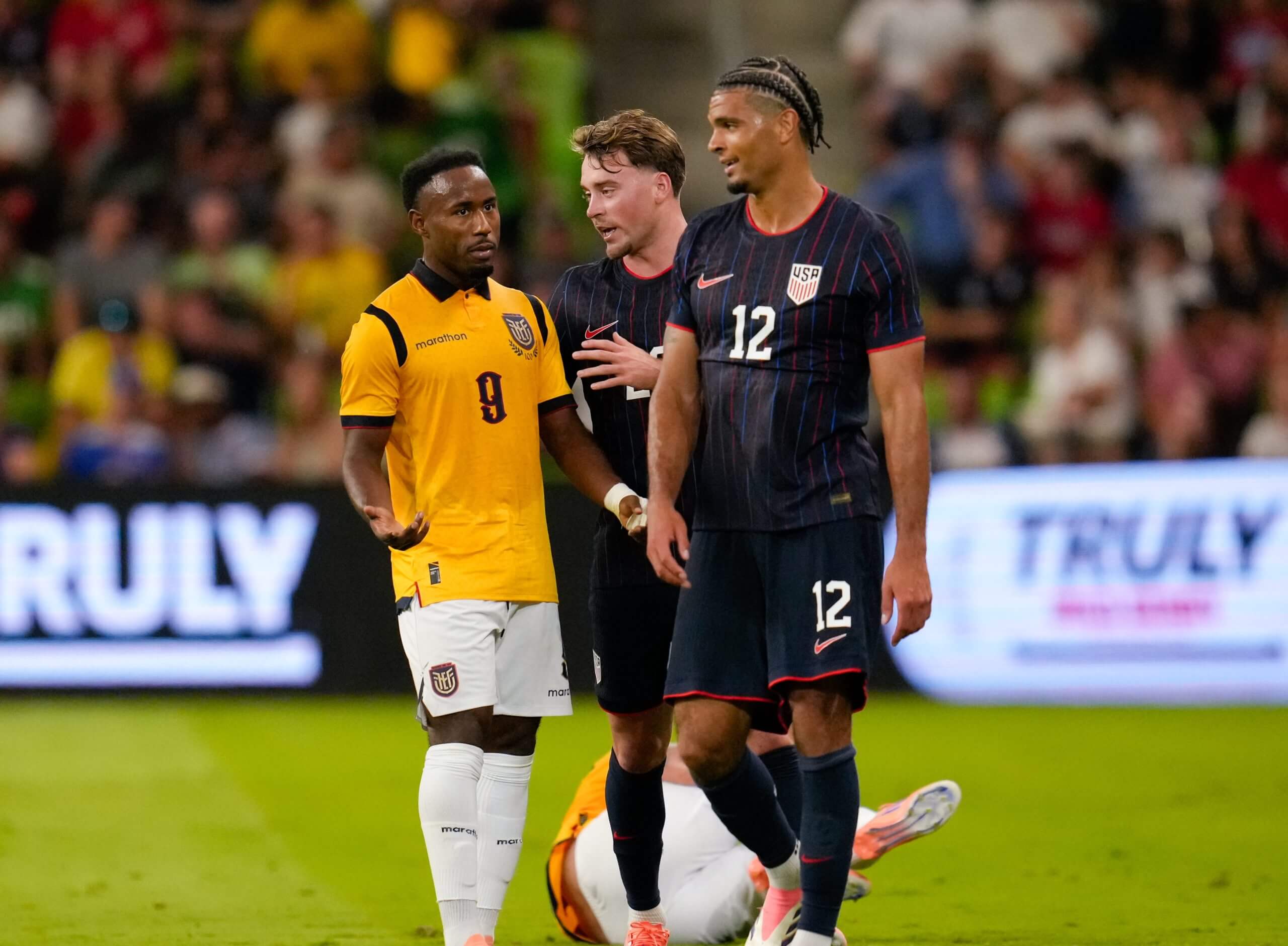 USMNT center back Miles Robinson