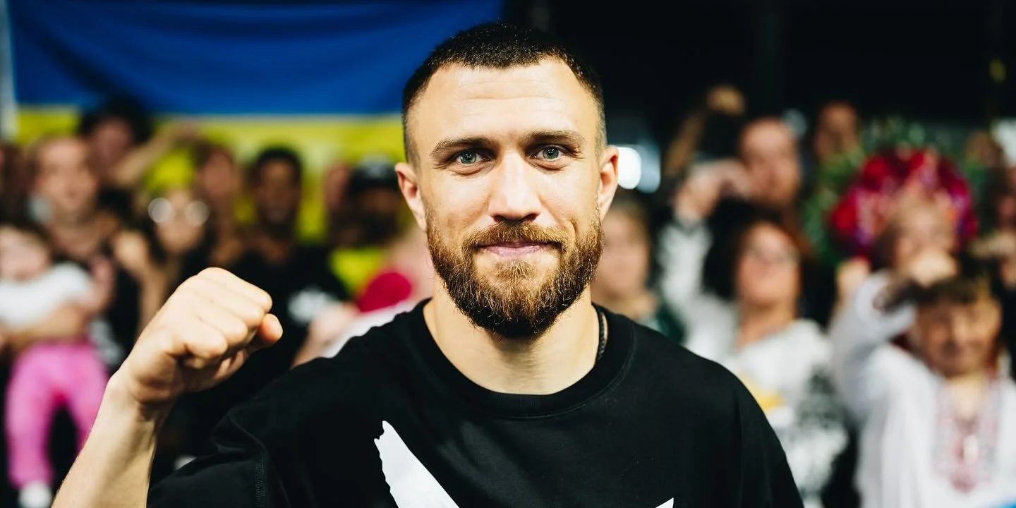 «Приємно було зустрітися, чемпе»: Ломаченко завітав на тренування казахстанського боксера — фото