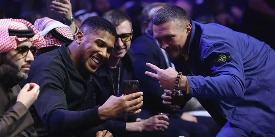 Ентоні Джошуа та Олександр Усик (Фото: Boxing on TNT Sports)