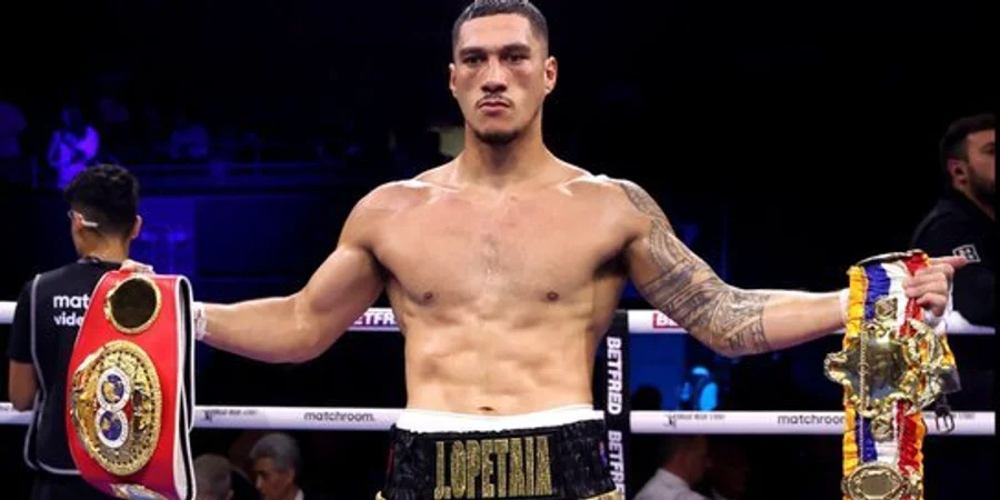 Джей Опетая мріє про бій з Олександром Усиком (Фото: x.com/Sourceofboxing)