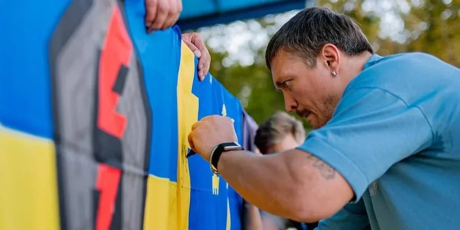 «Видатний суперважковага: Усик на щорічній конвенції WBC — відео»