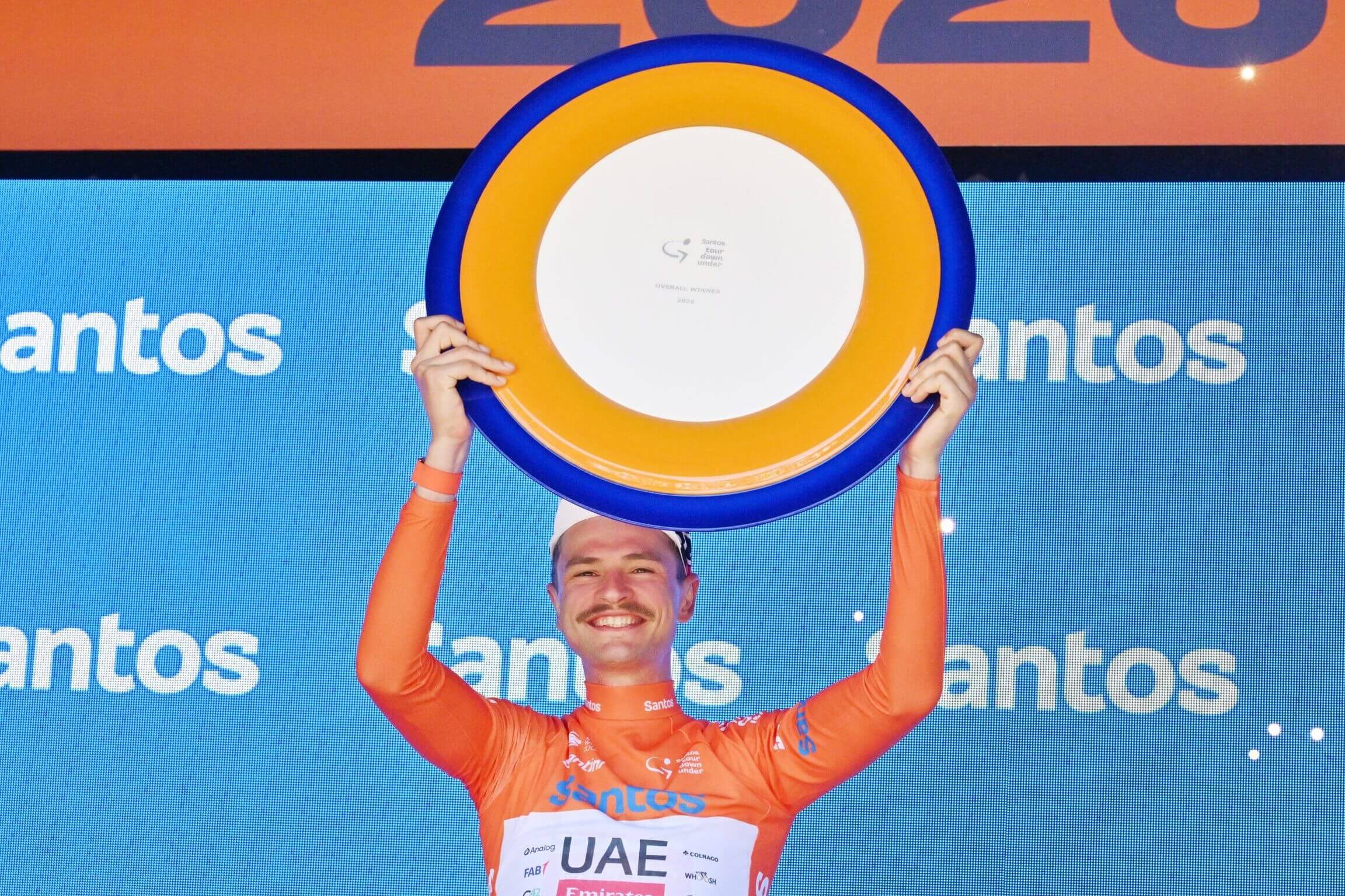 Vine with the TDU trophy